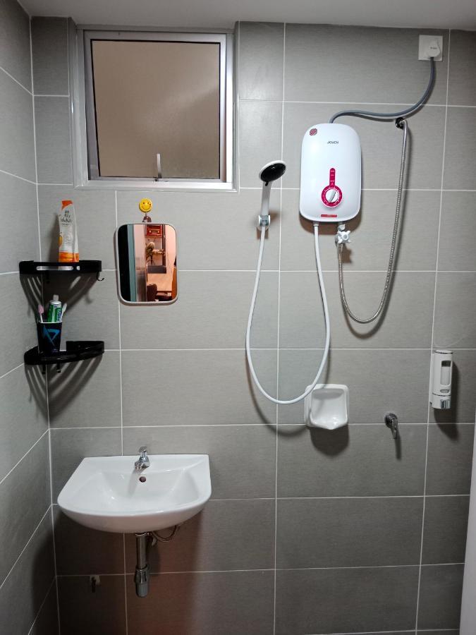 Muslim Homestay At Meru Ipoh Exterior photo